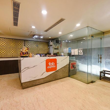 Hotel Fabexpress Seven Heaven Nuova Delhi Esterno foto
