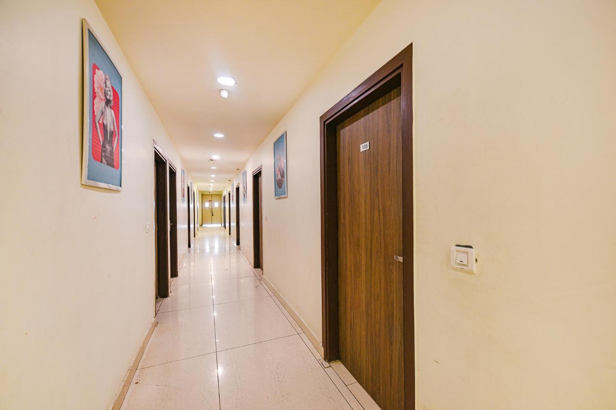 Hotel Fabexpress Seven Heaven Nuova Delhi Esterno foto