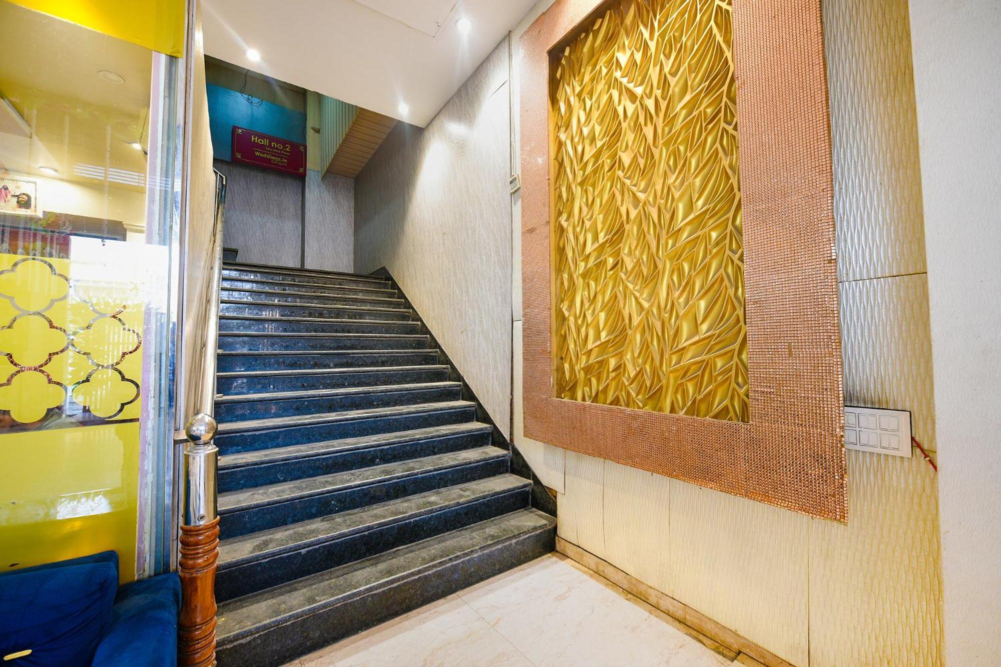 Hotel Fabexpress Seven Heaven Nuova Delhi Esterno foto