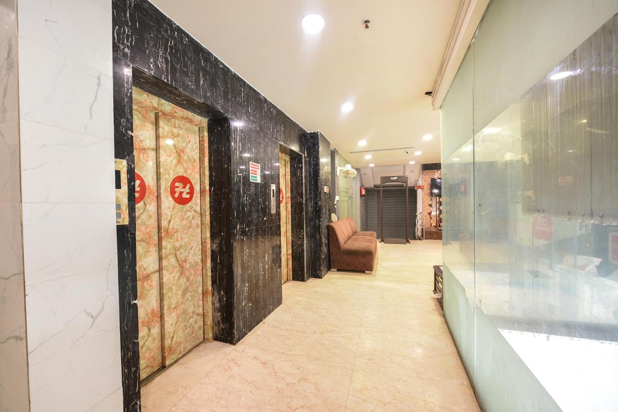 Hotel Fabexpress Seven Heaven Nuova Delhi Esterno foto