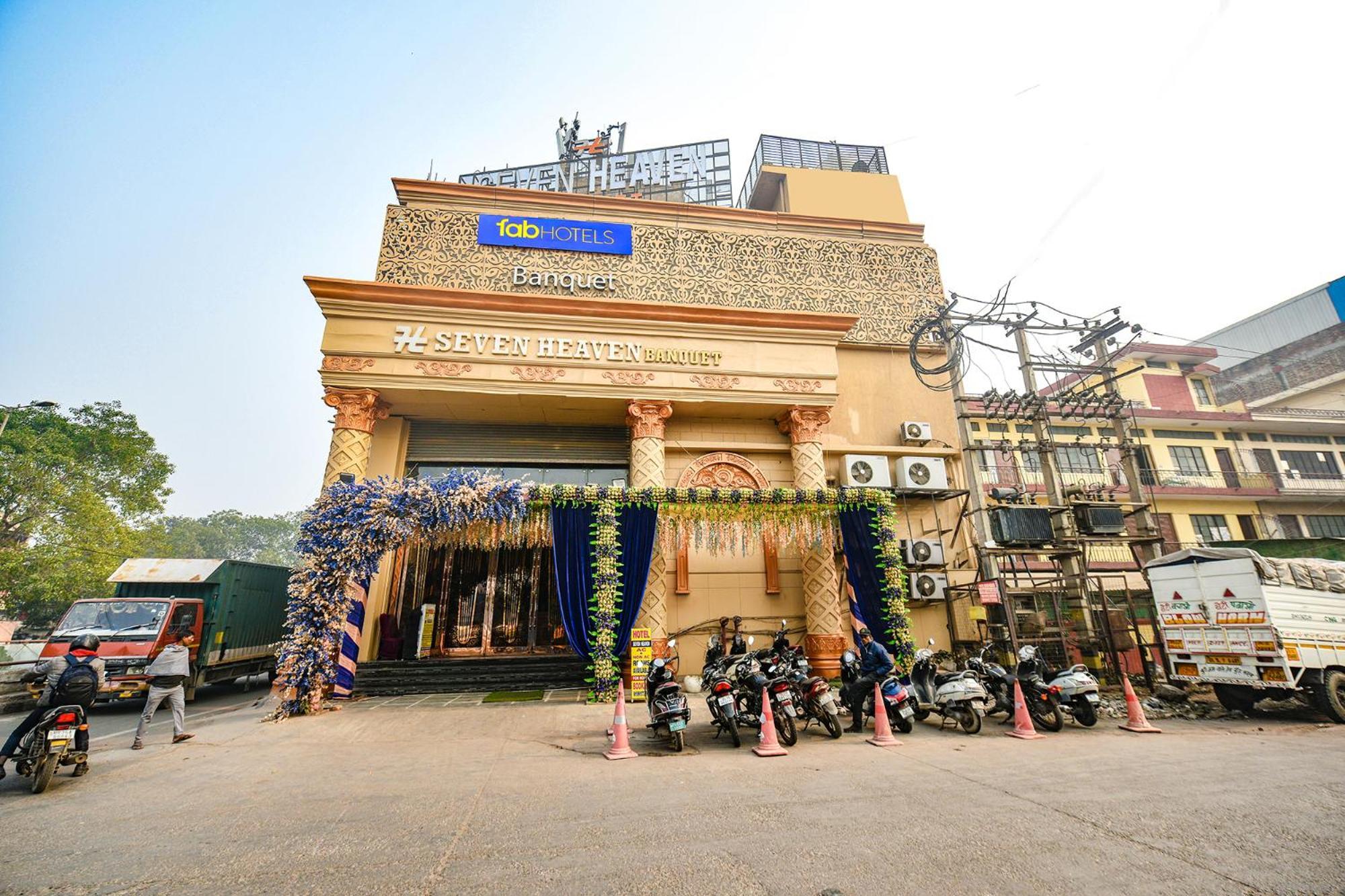 Hotel Fabexpress Seven Heaven Nuova Delhi Esterno foto
